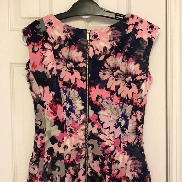 Size 2 💖 Taylor Floral Long Dress with Pockets - Picture 3 of 8